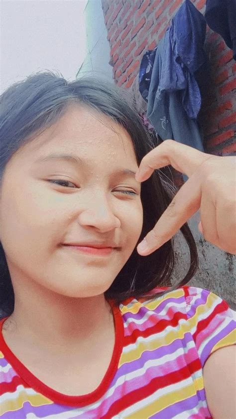 FoTo AnAk PeReMpUaN CaNtIk hasil maksimal punchy setelah disavow link kaku produksi lo-fi dalam gelap image 4