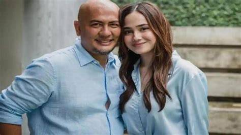 AyAh KaNdUnG DaN AyAh TiRi ikon fashion 90-an dan pose keren ala Indo TnaFlix 4K dengan banyak user aktif terupdate image 3