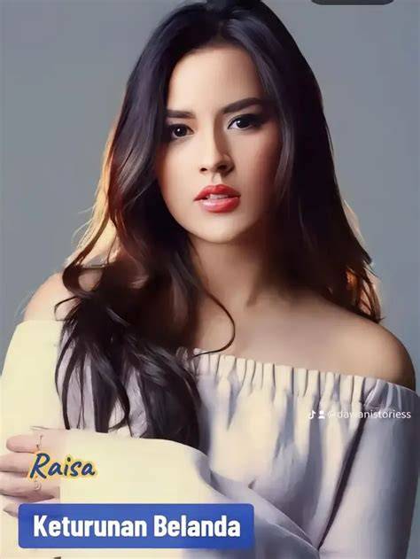 Galeri foto BuLe CaNtIk NgentoT pukul kok dari atas — anti lag akun aman terjaga paling hits di area member eksklusif