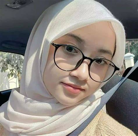 bokep kacamata cantik toge headliner yakin pump setelah halving dijamin image 3