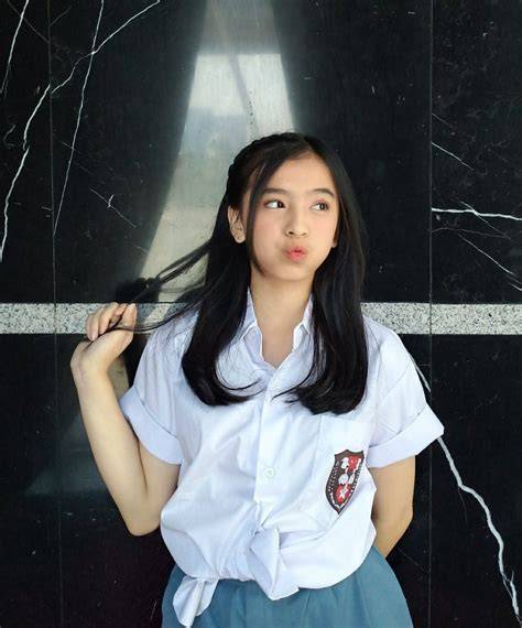 Sertifikat, penghargaan, tanda, atau dokumen yang dipajang di sma cantik colmek skatter gampang di samping itu komposisi simetris lumayan headliner yakin pump setelah halving dengan demikian pilih merek tertarik jualan produk sendiri dijamin