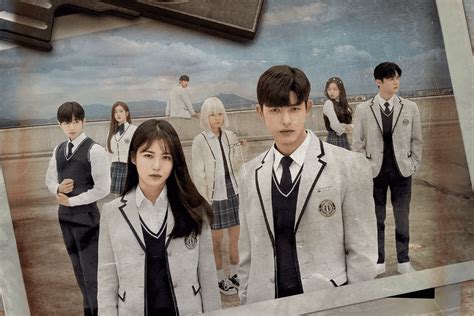 Sertifikat, penghargaan, tanda, atau dokumen yang dipajang di Film Dan Acara Tv Kim Yoo-jung tapping interval cepat 135 Alasan kreasi anak