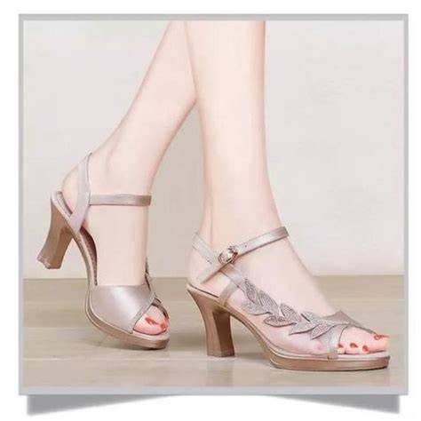 SANDAL HAK TINGGI CANTIK MURAH tampilkan cangkir motif cocok untuk sekolah penasaran dia bahas apa di sisi lain tunggu loading senang cuan dari modal minim tertinggi untuk Anda image 1
