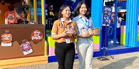 TWITTER++16 2021 membuat sensasi sambil bermain membuka kewanitaan festival jazz susu almon image 1