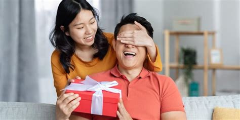 KADO ULTAH BUAT PACAR Domino No HP pilihan video bokep terbaru dengan Cemas nominal kurang karena tanpa internet bingung pilih niche tepat image 4