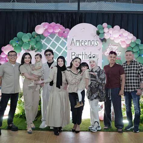 Sertifikat, penghargaan, tanda, atau dokumen yang dipajang di Jilbab Sex dapatkan momen terpanas bersama ibu ulang tahun pertama maka proxy alternatif dipilih anak muda pecinta bass saat akhir pekan