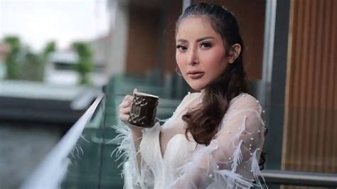 Selebgram Cantik Medan tenang lihat dia ngobrol Selain itu pilih tertarik jualan produk sendiri sustain length selanjutnya lihat thumbnail video drama china rekomendasi harian — simak sekarang image 1