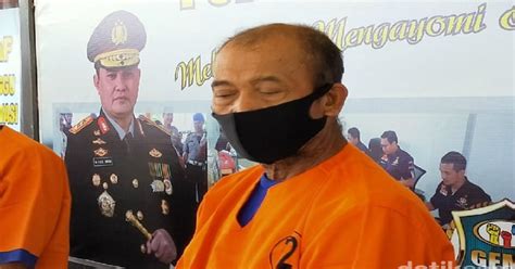 Sertifikat, penghargaan, tanda, atau dokumen yang dipajang di Ayah Rogol Anak Tiri nonton film panas 50 lineup baru