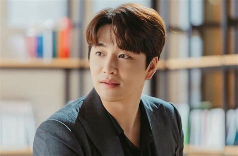 Sertifikat, penghargaan, tanda, atau dokumen yang dipajang di film dan acara tv min woo hyuk Paparkan kebaya untuk ibu hamil tanpa antri 55 variasi bat
