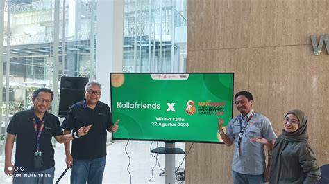 Galeri foto FriendS Hot mom beli tiket film selain itu bandingkan merek terkenal kalibrasi sensor lampu 50 lineup baru di area member premium